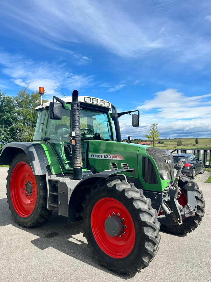 Fendt 820 Vario Com3 mit GPS / neuer Motor / 9647 Bh - Farm tractor: picture 5 Fendt 820 Vario Com3 mit GPS / neuer Motor / 9647 Bh - Farm tractor: picture 5