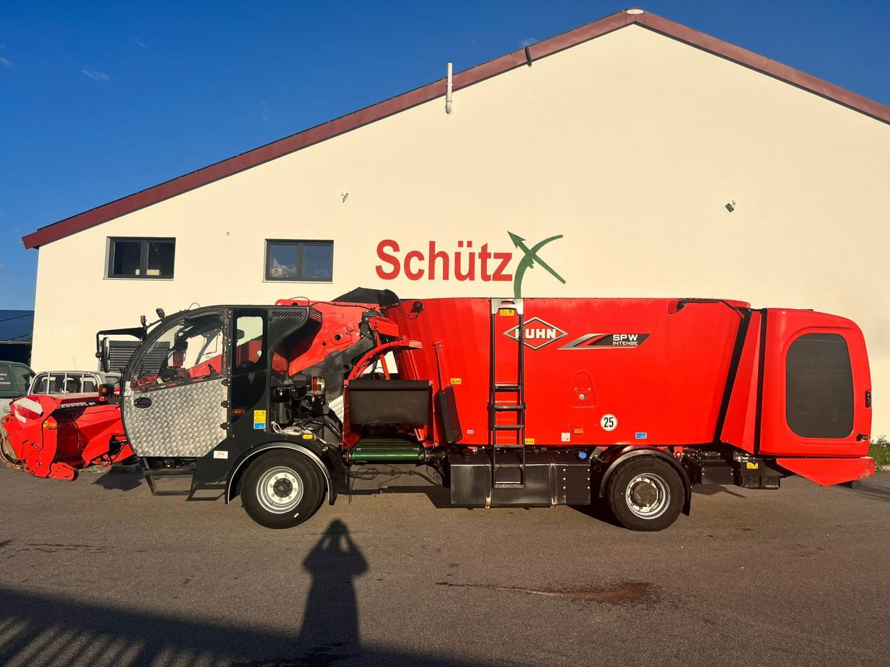 Kuhn 14.2 CS / Futtermischwagen / 2 Schnecken - Forage mixer wagon: picture 2 Kuhn 14.2 CS / Futtermischwagen / 2 Schnecken - Forage mixer wagon: picture 2