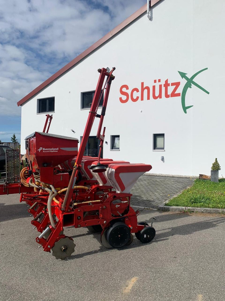 Kverneland Optima HD, mechanischer Antrieb, Reihendüngerstreuer, Visio - Säüberwachung, Baujahr 2007 - Precision sowing machine: picture 3 Kverneland Optima HD, mechanischer Antrieb, Reihendüngerstreuer, Visio - Säüberwachung, Baujahr 2007 - Precision sowing machine: picture 3