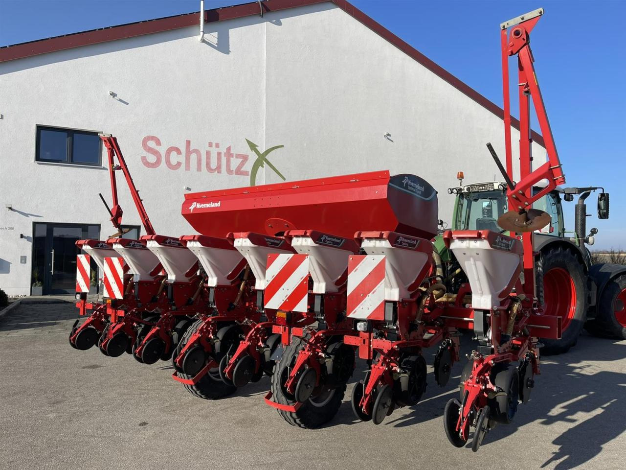 Kverneland Optima TF Profi 2, 8-reihig, mechanischer Antrieb, Düngeeinrichtug, Baujahr 2018, gepflegter Zustand - Precision sowing machine: picture 1 Kverneland Optima TF Profi 2, 8-reihig, mechanischer Antrieb, Düngeeinrichtug, Baujahr 2018, gepflegter Zustand - Precision sowing machine: picture 1