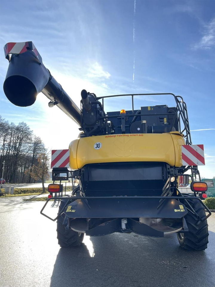 New Holland CR9080 Elevation Allrad - Combine harvester: picture 5 New Holland CR9080 Elevation Allrad - Combine harvester: picture 5