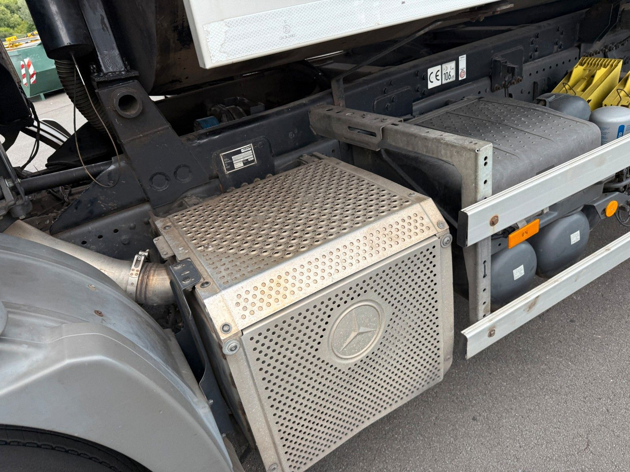 Mercedes-Benz Actros MP3 2532 6x2 Faun Rotorpress 521 - Garbage truck: picture 5 Mercedes-Benz Actros MP3 2532 6x2 Faun Rotorpress 521 - Garbage truck: picture 5