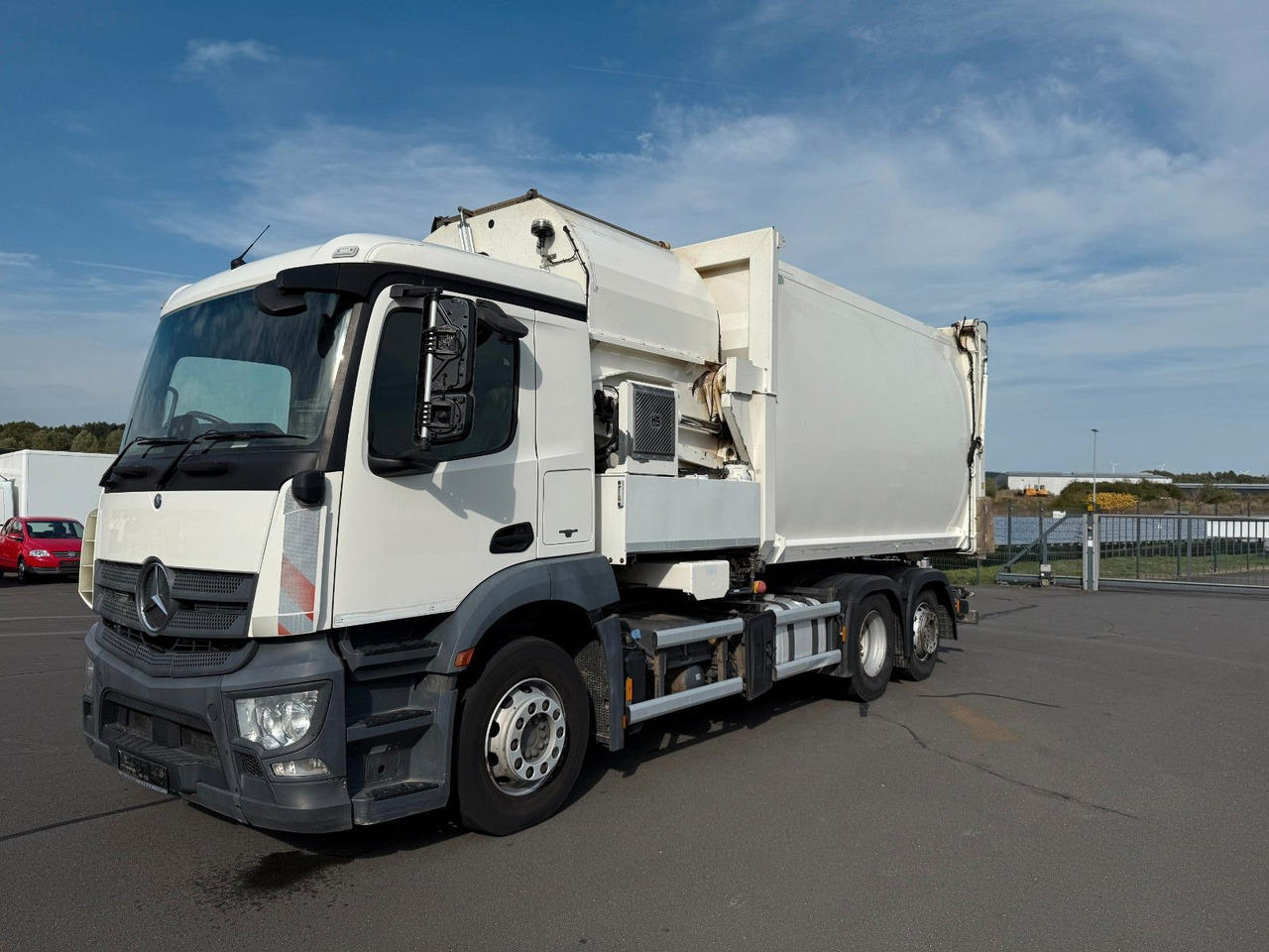 Mercedes-Benz Antos 2533 Seitenlader HS SL- VK- F - Garbage truck: picture 1 Mercedes-Benz Antos 2533 Seitenlader HS SL- VK- F - Garbage truck: picture 1