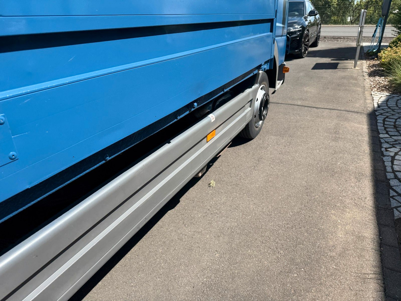 Dropside/ Flatbed truck Mercedes-Benz Atego 816  Euro 5 AHK + Druckluftanschlüssen: picture 11