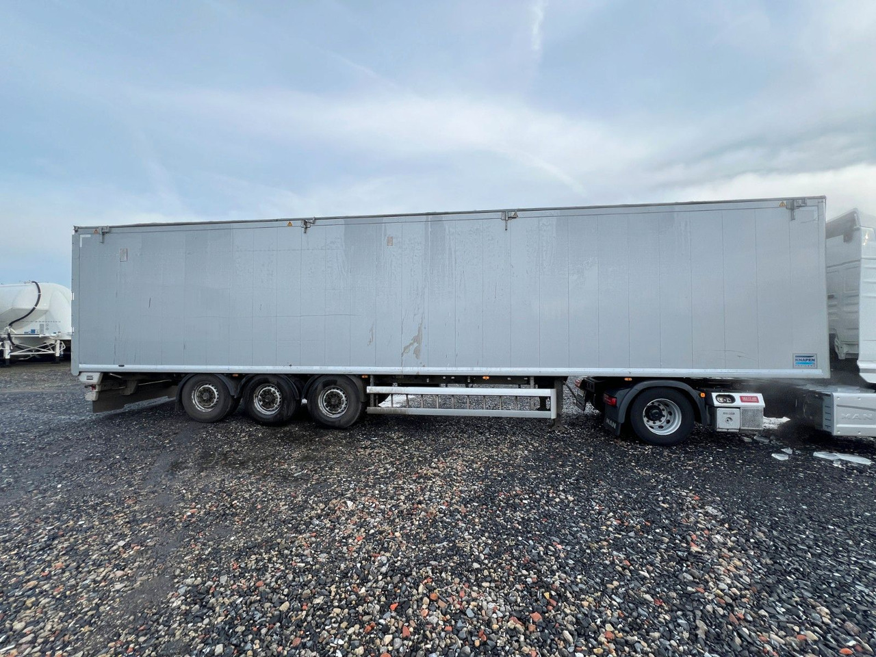 Knapen K100 - A5060 Knapen K100 - 10mm Boden, SAF-Achsen - Walking floor semi-trailer: picture 3 Knapen K100 - A5060 Knapen K100 - 10mm Boden, SAF-Achsen - Walking floor semi-trailer: picture 3