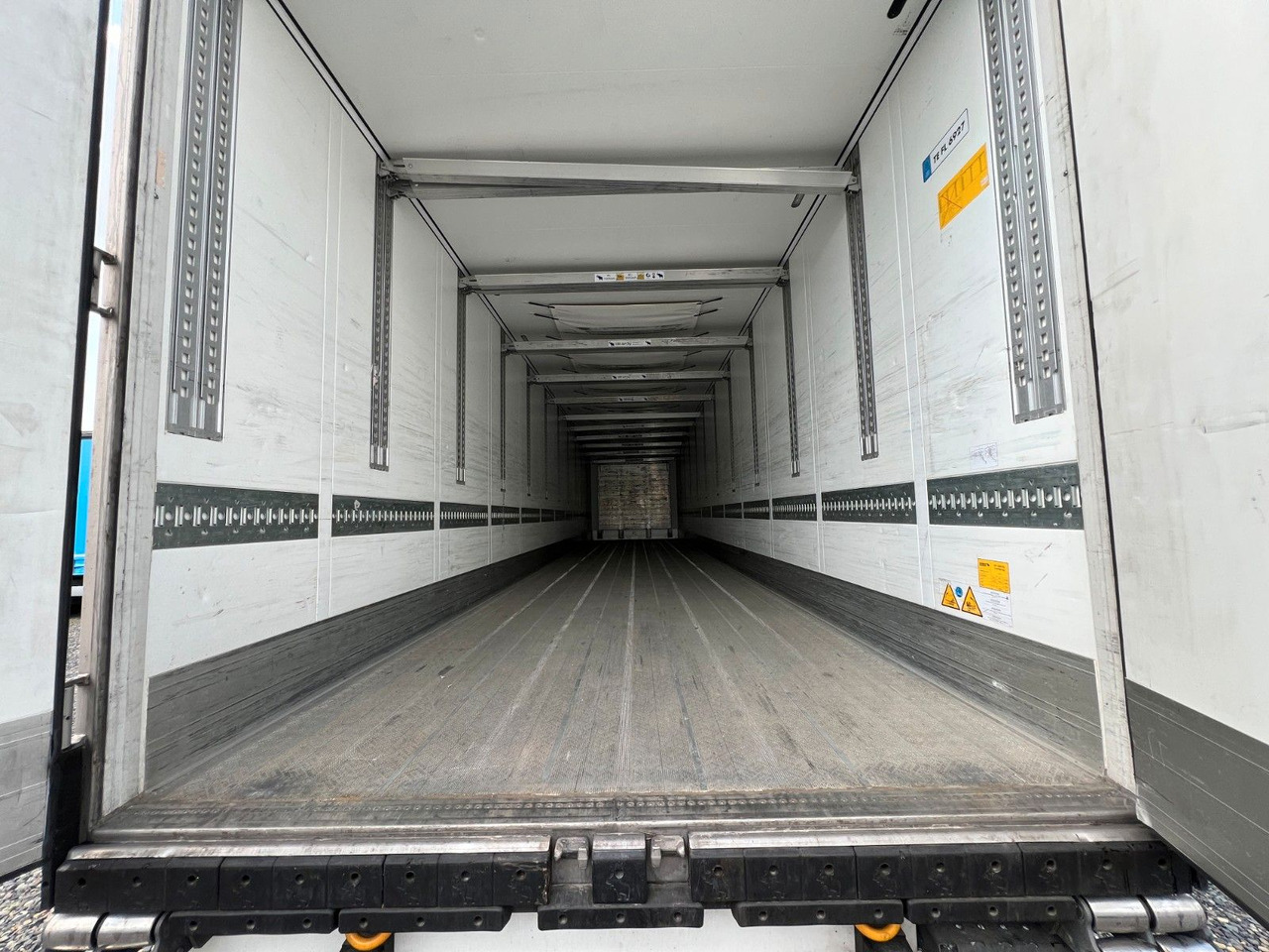 Schmitz Cargobull SKO 24/L - 13.4 FP 45 Cool V7, Schmitz S.CU V2.0 - Refrigerator semi-trailer: picture 5 Schmitz Cargobull SKO 24/L - 13.4 FP 45 Cool V7, Schmitz S.CU V2.0 - Refrigerator semi-trailer: picture 5