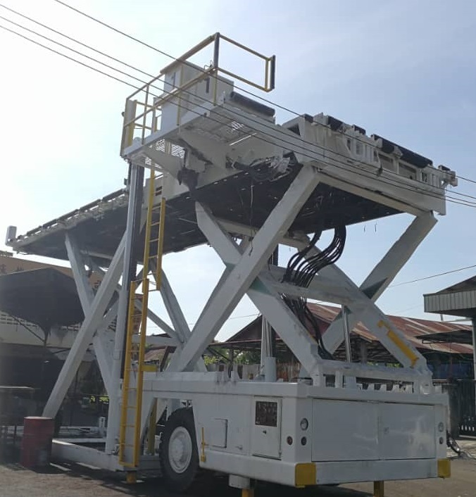 FMC MDL 60 Main Deck 30 tons - Aircraft cargo loader: picture 1 FMC MDL 60 Main Deck 30 tons - Aircraft cargo loader: picture 1