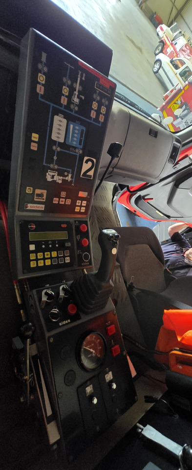 Sides - Fire truck: picture 4 Sides - Fire truck: picture 4