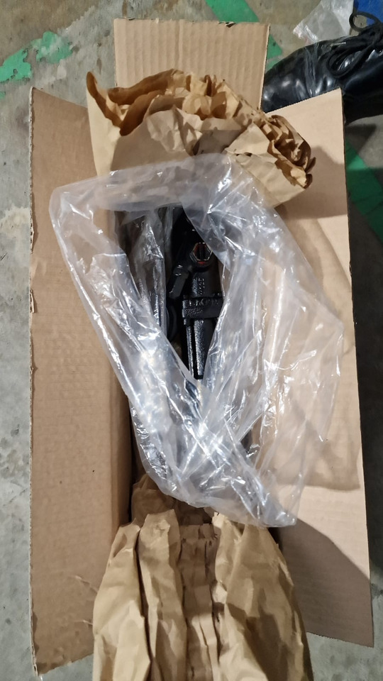 New Baggage tractor for Baggage tractor TLD JET16 - brake cylinder: picture 6