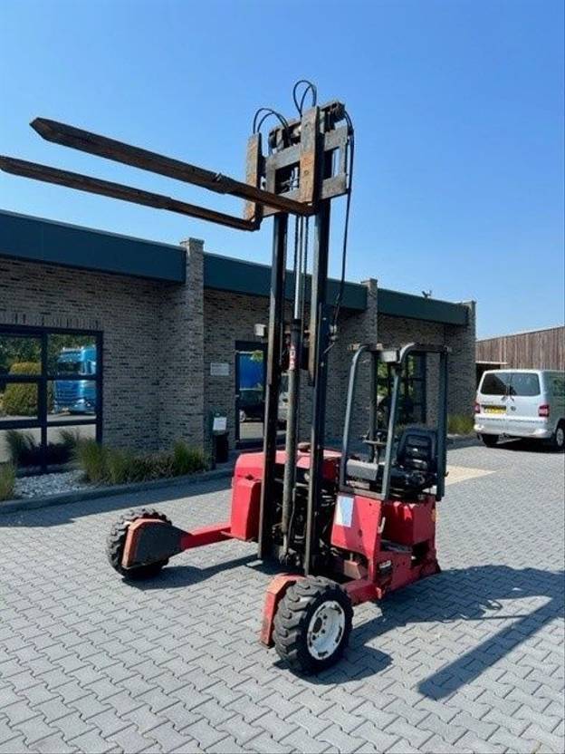 Moffett M2003 - Truck mounted forklift: picture 1 Moffett M2003 - Truck mounted forklift: picture 1