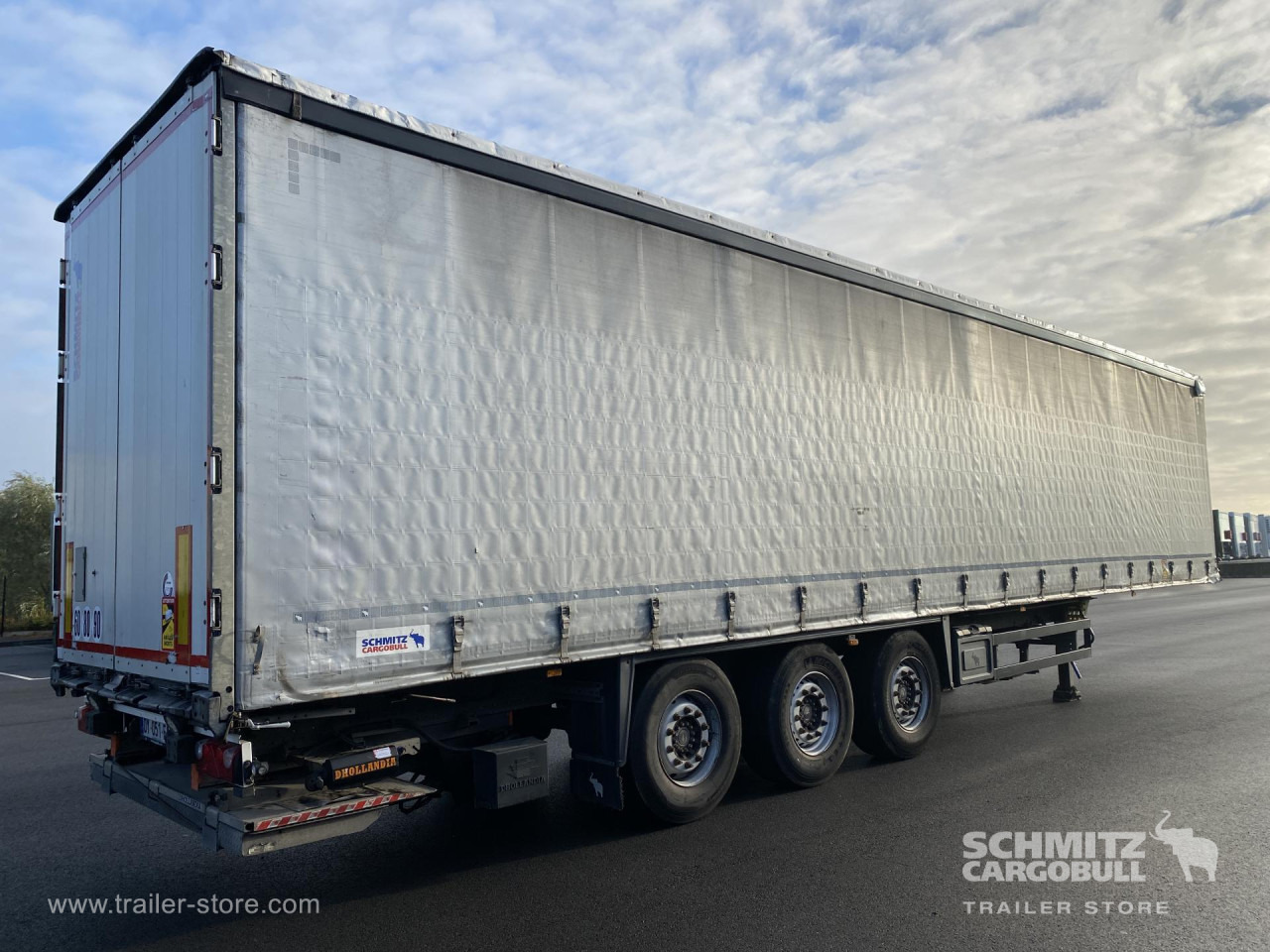 SCHMITZ Curtainsider Standard Taillift - Curtainsider semi-trailer: picture 3 SCHMITZ Curtainsider Standard Taillift - Curtainsider semi-trailer: picture 3