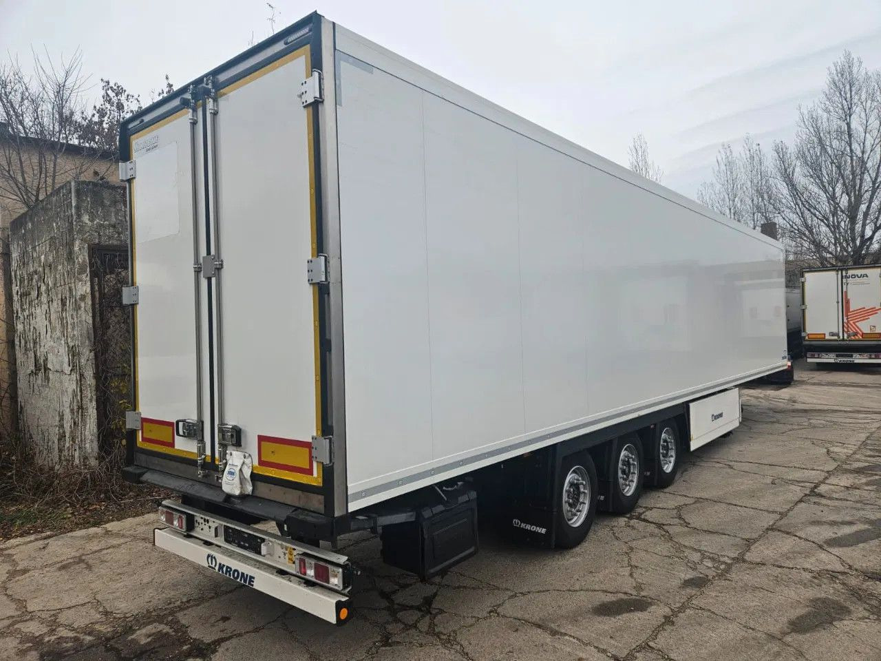 Krone SD Thermo King SLX300i, 2344h, Lift axle A, 227. - Refrigerator semi-trailer: picture 4 Krone SD Thermo King SLX300i, 2344h, Lift axle A, 227. - Refrigerator semi-trailer: picture 4