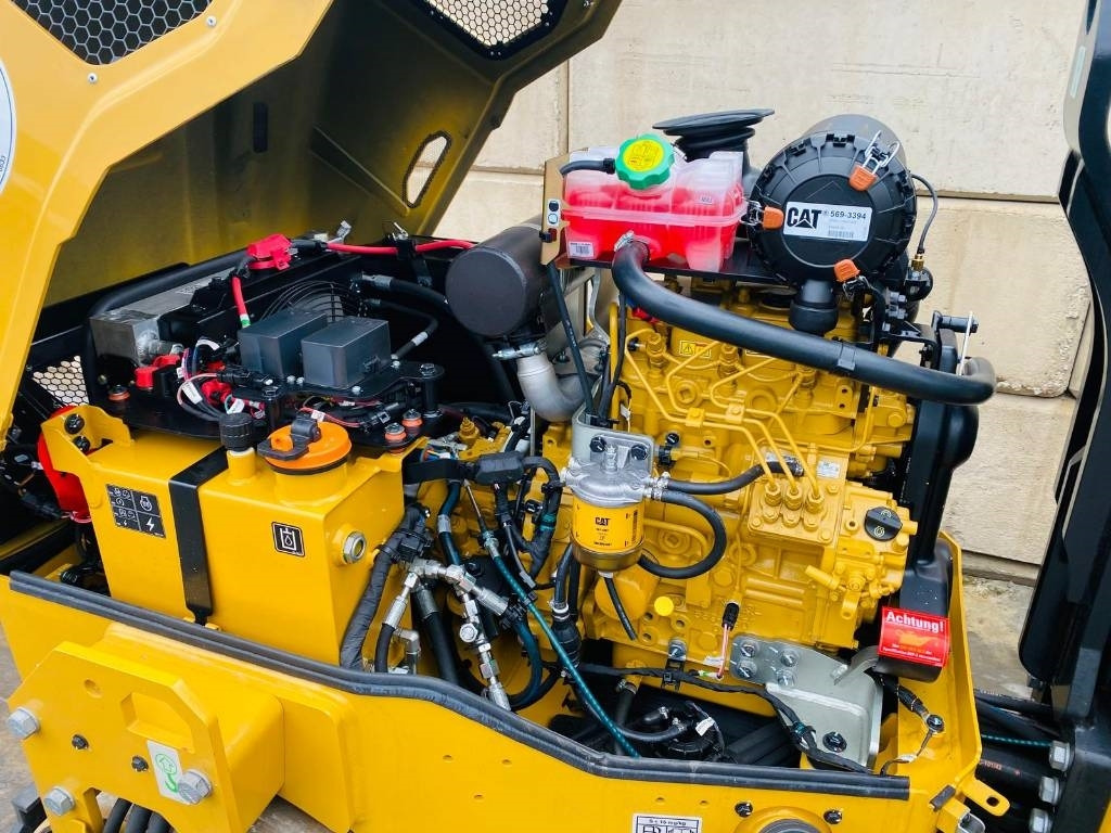 New Road roller CAT CB 2.7: picture 12 New Road roller CAT CB 2.7: picture 12