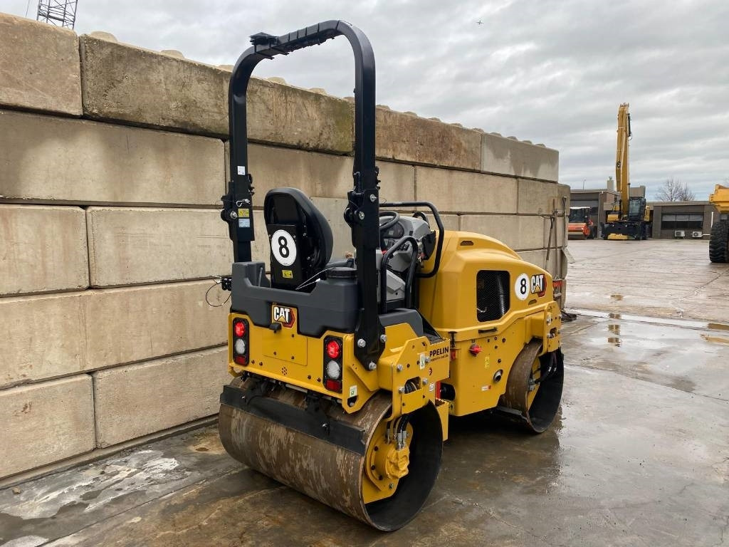 New Road roller CAT CB 2.7: picture 6 New Road roller CAT CB 2.7: picture 6