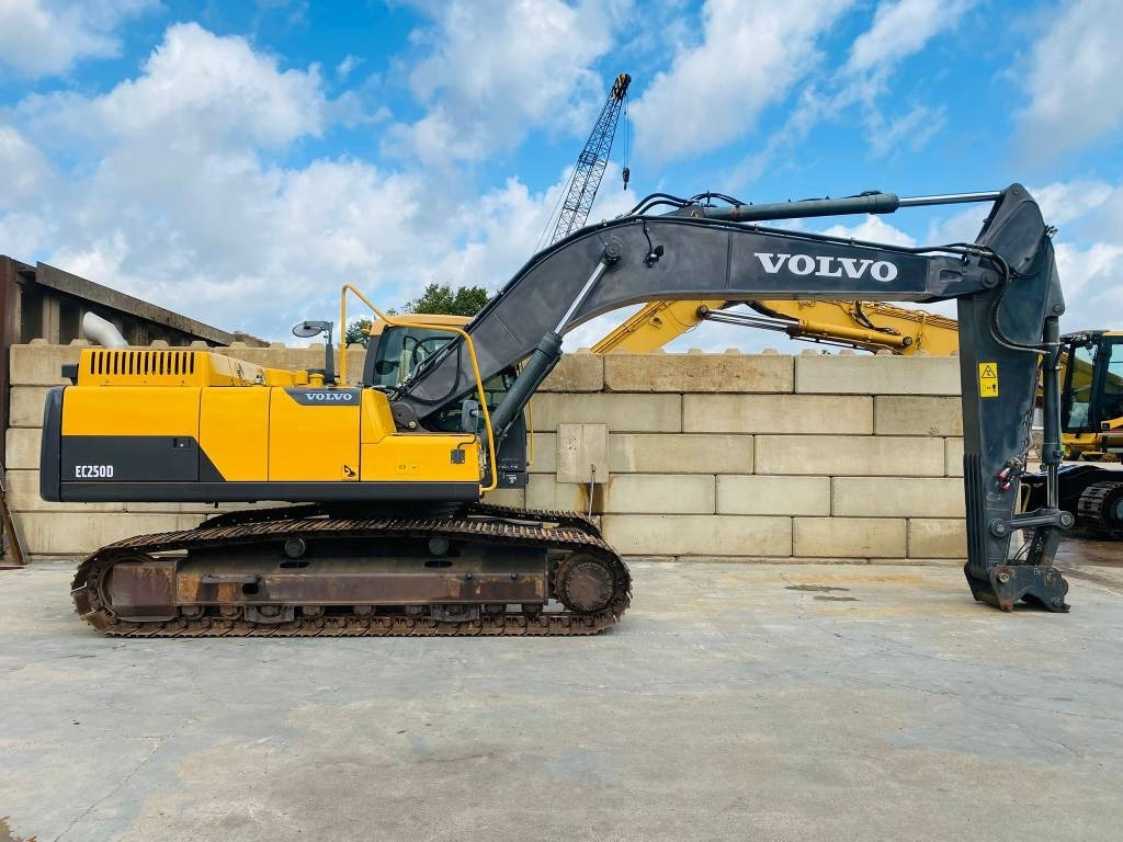 Volvo EC 250 D N L  - Crawler excavator: picture 2 Volvo EC 250 D N L  - Crawler excavator: picture 2