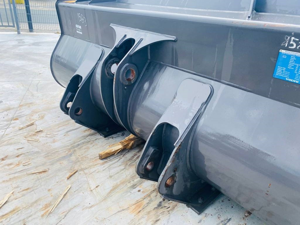 Volvo L 60 - Bucket for Construction machinery: picture 3 Volvo L 60 - Bucket for Construction machinery: picture 3