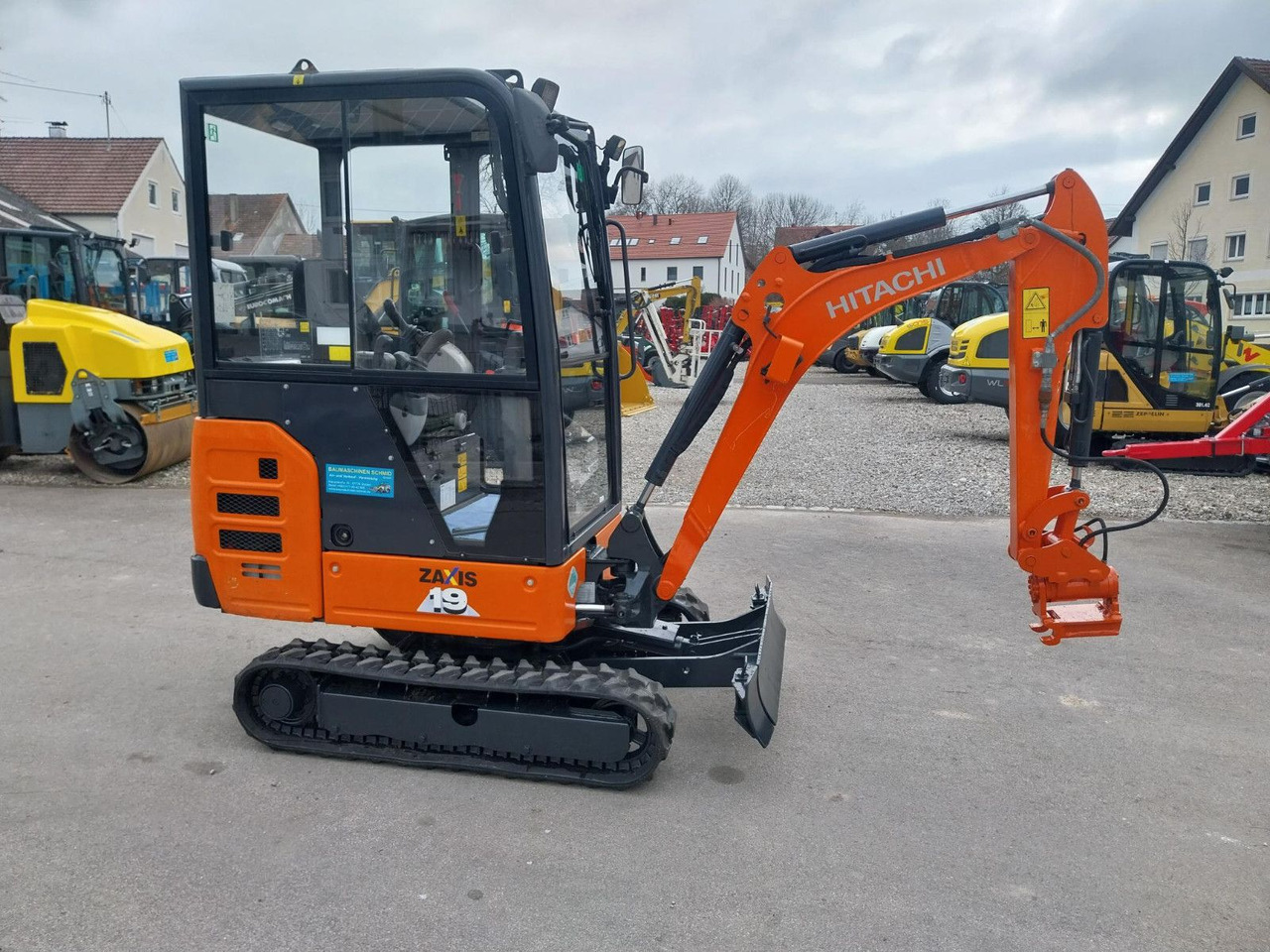 Hitachi ZX 19 mit Powertilt - Mini excavator: picture 4 Hitachi ZX 19 mit Powertilt - Mini excavator: picture 4