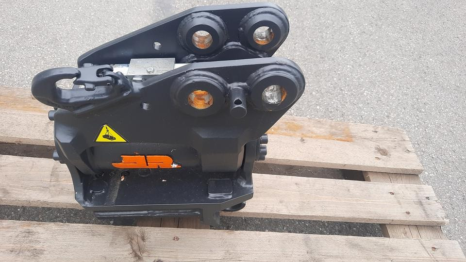 Rädlinger Tilt 390 HS 01 MS 01 1- 2,8t Powertilt Kubota KX 019 - Tiltrotator for Mini excavator: picture 1 Rädlinger Tilt 390 HS 01 MS 01 1- 2,8t Powertilt Kubota KX 019 - Tiltrotator for Mini excavator: picture 1