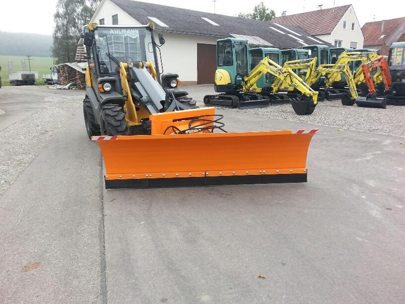 Snow plough Schneeschild 2m Schneepflug Kommunal Traktor Radlader Iseki: picture 12 Snow plough Schneeschild 2m Schneepflug Kommunal Traktor Radlader Iseki: picture 12