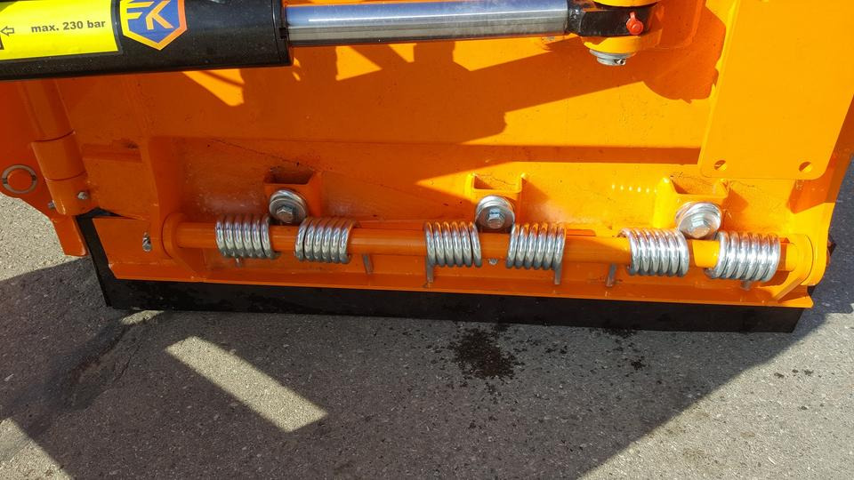 Schneeschild Vario 1,8m Schlepper Radlader Hoflader Kramer - Snow plough: picture 5 Schneeschild Vario 1,8m Schlepper Radlader Hoflader Kramer - Snow plough: picture 5