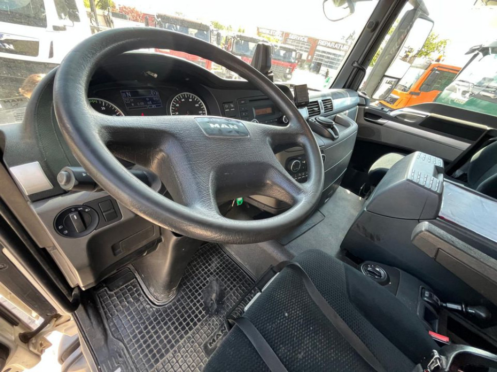 MAN MAN TG-S Pritsche Heckkran 26.400 6x2-2 BL 5xhydr.Ausschub, Funk - Curtainsider truck, Crane truck: picture 5 MAN MAN TG-S Pritsche Heckkran 26.400 6x2-2 BL 5xhydr.Ausschub, Funk - Curtainsider truck, Crane truck: picture 5