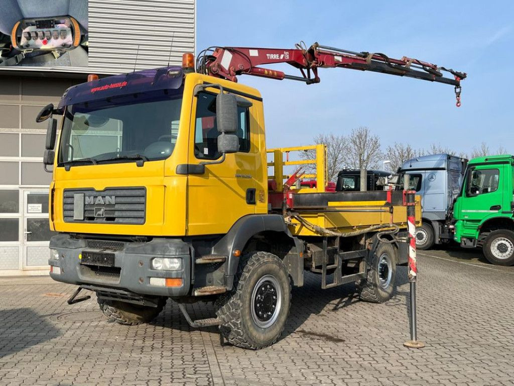 MAN TG-M 18.280 4x4 Pritsche Kran Singelreifen Funkf - Crane truck, Dropside/ Flatbed truck: picture 1 MAN TG-M 18.280 4x4 Pritsche Kran Singelreifen Funkf - Crane truck, Dropside/ Flatbed truck: picture 1
