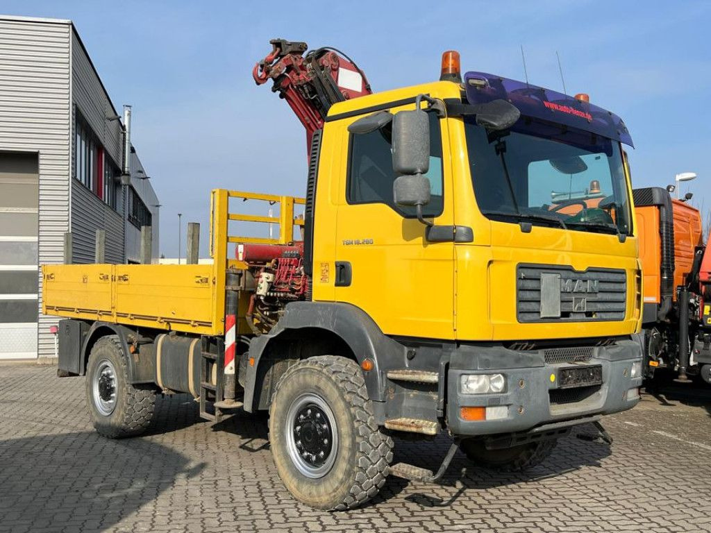 MAN TG-M 18.280 4x4 Pritsche Kran Singelreifen Funkf - Crane truck, Dropside/ Flatbed truck: picture 2 MAN TG-M 18.280 4x4 Pritsche Kran Singelreifen Funkf - Crane truck, Dropside/ Flatbed truck: picture 2