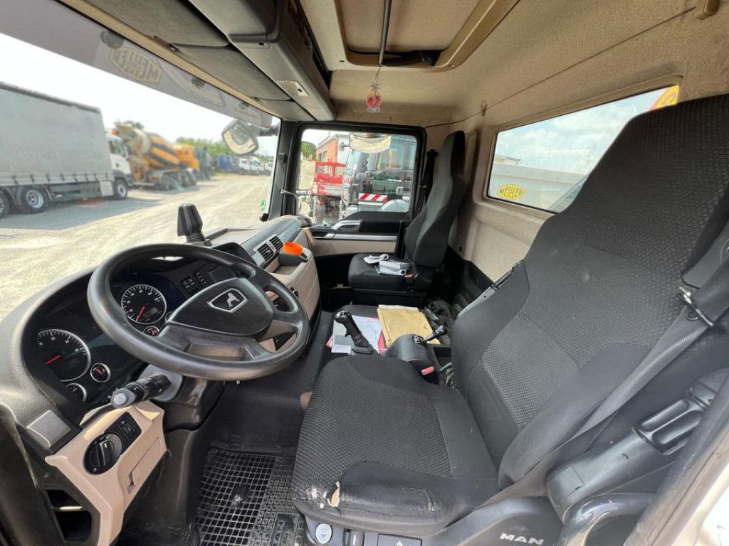 MAN TG-M 18.340 4x2 2-Achs Kipper Kran Palf. PK 130 - Tipper, Crane truck: picture 5 MAN TG-M 18.340 4x2 2-Achs Kipper Kran Palf. PK 130 - Tipper, Crane truck: picture 5