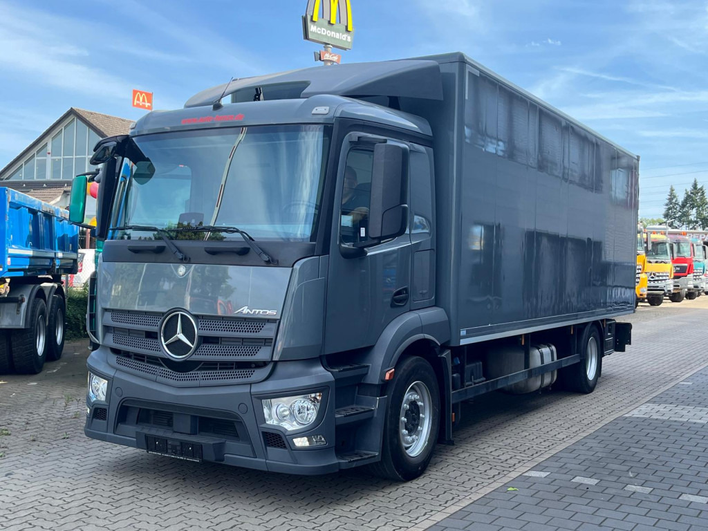 MERCEDES-BENZ Antos 1830 L nR 4x2 Standardkoffer LBW LBW 2to+Funk - Box truck: picture 1 MERCEDES-BENZ Antos 1830 L nR 4x2 Standardkoffer LBW LBW 2to+Funk - Box truck: picture 1
