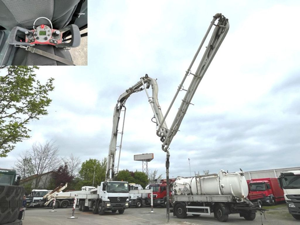 Mercedes-Benz Actros 3241 B 8x4 Betonpumpe Putzmeister 42m - Concrete pump truck: picture 4 Mercedes-Benz Actros 3241 B 8x4 Betonpumpe Putzmeister 42m - Concrete pump truck: picture 4