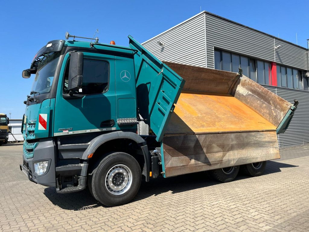 Mercedes-Benz Arocs 2648 6x4 3-Achs Kipper Bordmatik - Tipper: picture 3 Mercedes-Benz Arocs 2648 6x4 3-Achs Kipper Bordmatik - Tipper: picture 3