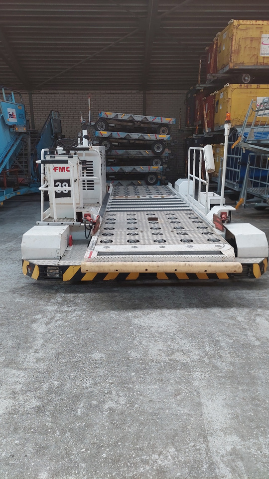 CLT-8 FMC Speedloader - Aircraft cargo loader: picture 2 CLT-8 FMC Speedloader - Aircraft cargo loader: picture 2