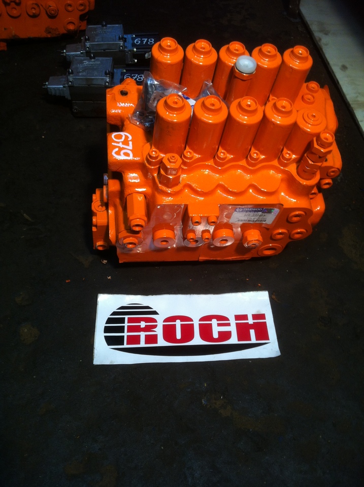 DAEWOO X28-75 426-E0068A - 10 SEKCYJNY - Hydraulic valve for Crawler excavator: picture 1 DAEWOO X28-75 426-E0068A - 10 SEKCYJNY - Hydraulic valve for Crawler excavator: picture 1