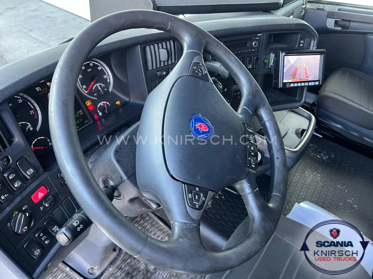 SCANIA R 450 LB6x2*4MNB Getränkeaufbau mit Anhänger - Cab chassis truck: picture 2 SCANIA R 450 LB6x2*4MNB Getränkeaufbau mit Anhänger - Cab chassis truck: picture 2