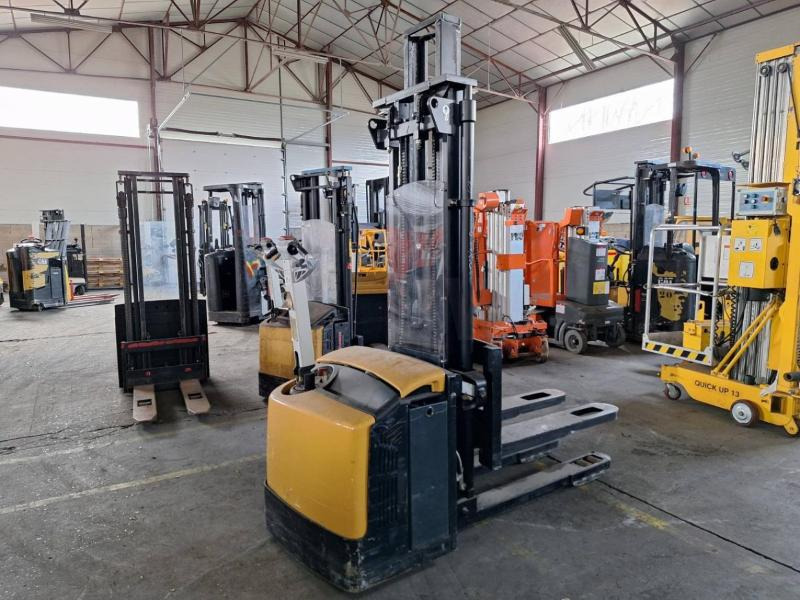 Caterpillar NSP16NI - Stacker: picture 2 Caterpillar NSP16NI - Stacker: picture 2