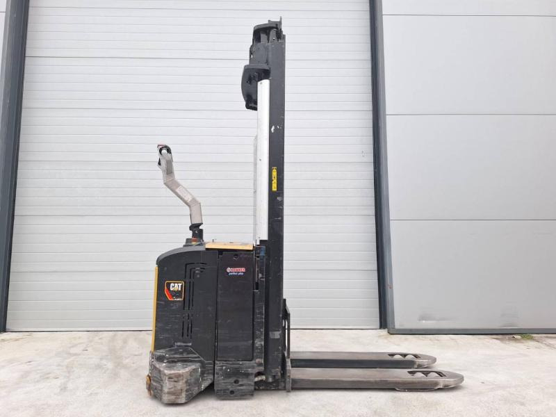 Caterpillar NSV16Ni - Stacker: picture 3 Caterpillar NSV16Ni - Stacker: picture 3