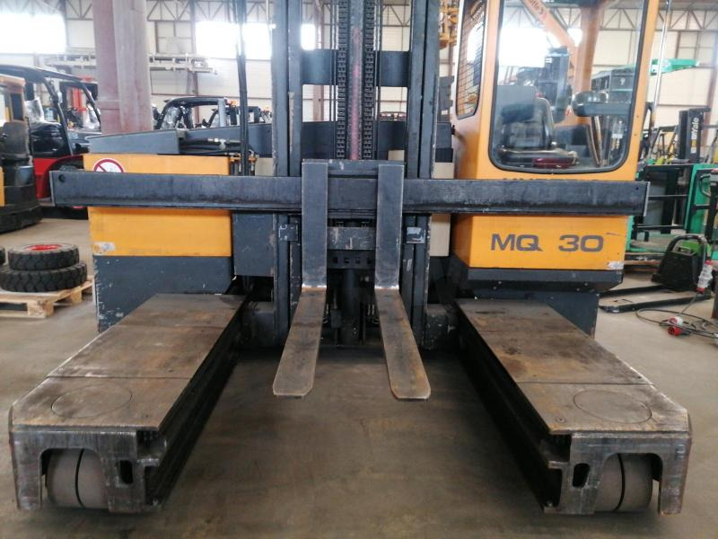 Hubtex MQ30 - 4-way reach truck: picture 5 Hubtex MQ30 - 4-way reach truck: picture 5