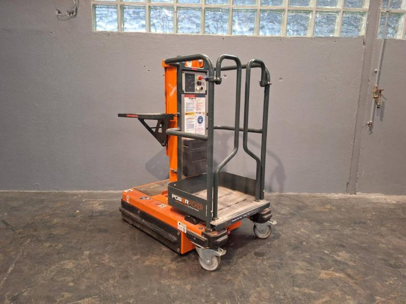 Power Tower POWER PICKER - Vertical mast lift: picture 1 Power Tower POWER PICKER - Vertical mast lift: picture 1