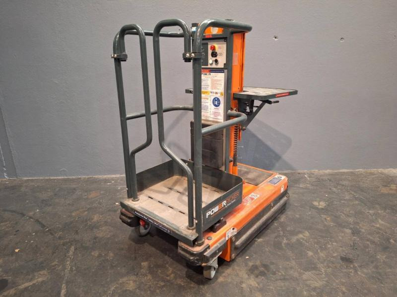 Power Tower POWER PICKER - Vertical mast lift: picture 2 Power Tower POWER PICKER - Vertical mast lift: picture 2