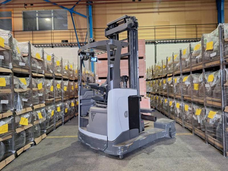 UniCarriers 250DTFVRE635UFW - 4-way reach truck: picture 5 UniCarriers 250DTFVRE635UFW - 4-way reach truck: picture 5