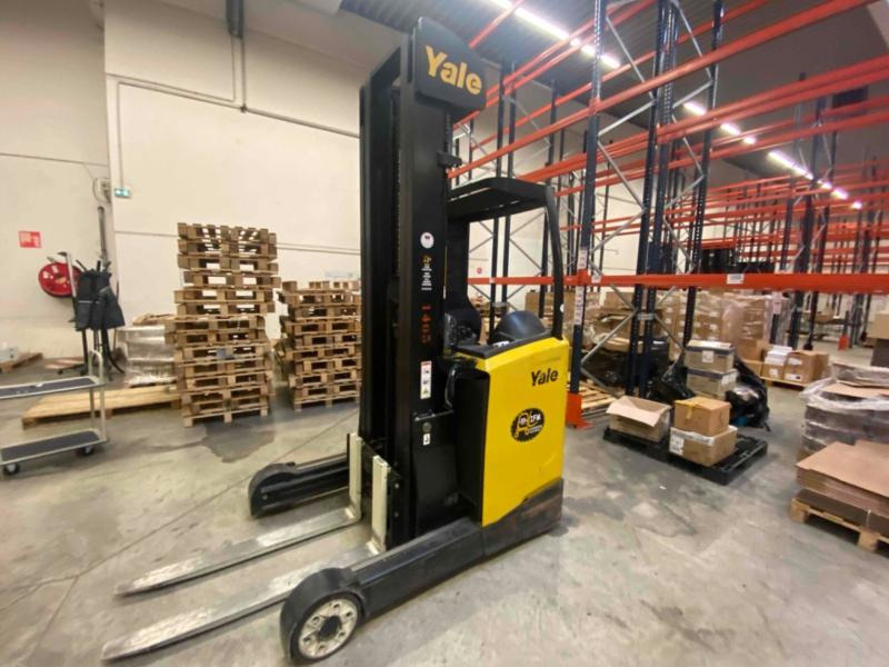 Yale MR14 - Reach truck: picture 1 Yale MR14 - Reach truck: picture 1