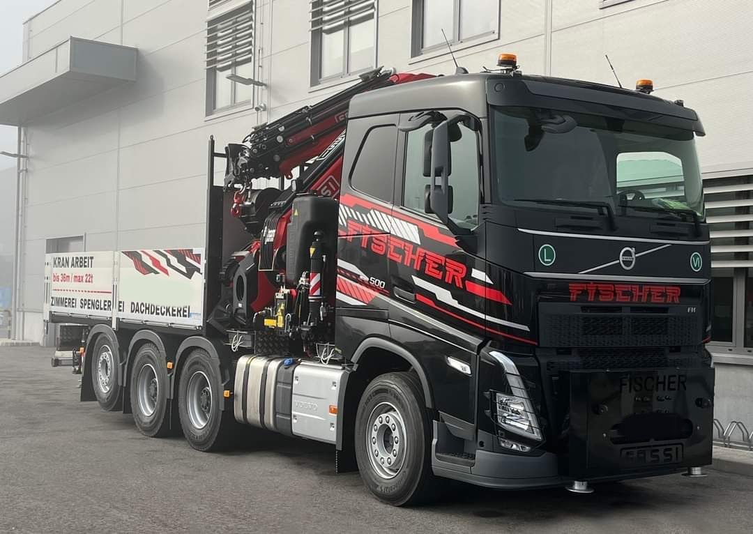 Volvo FH500 Hiab Palfinger Fassi F820-7 - Dropside/ Flatbed truck: picture 1 Volvo FH500 Hiab Palfinger Fassi F820-7 - Dropside/ Flatbed truck: picture 1