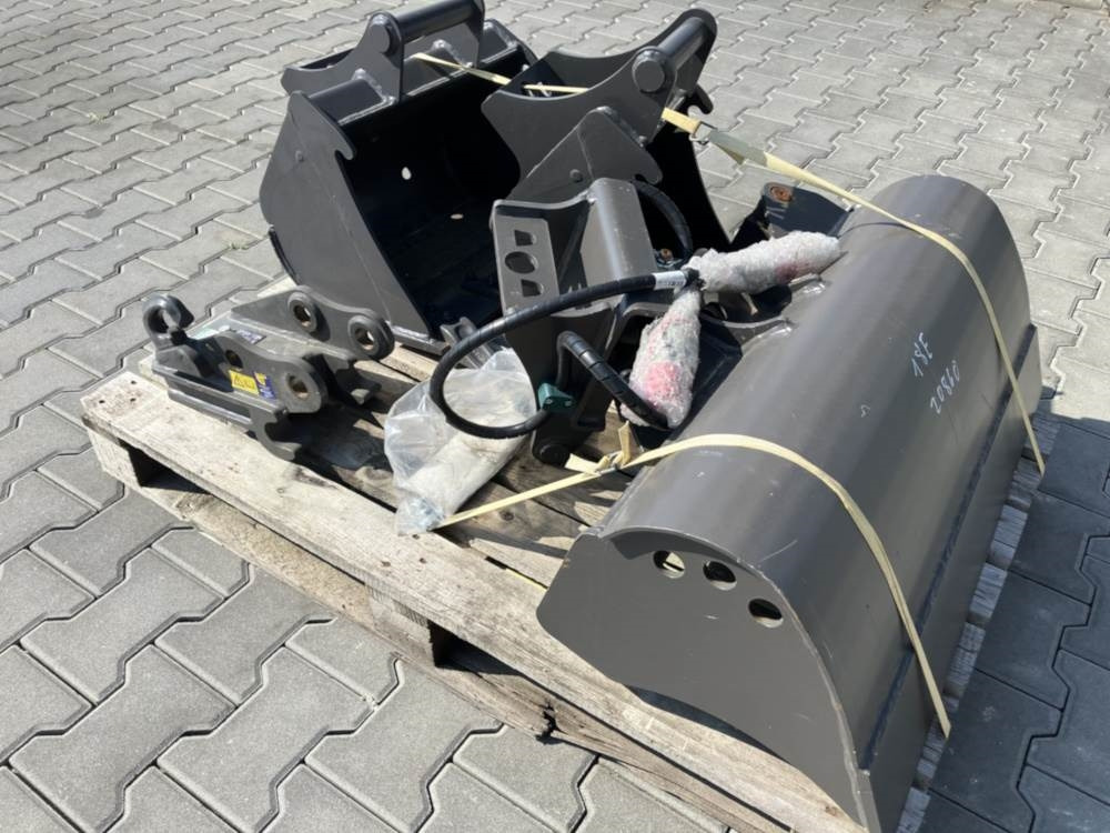 Volvo Löffelset inkl. Schnellwechsler für EC18 - Backhoe loader: picture 3 Volvo Löffelset inkl. Schnellwechsler für EC18 - Backhoe loader: picture 3