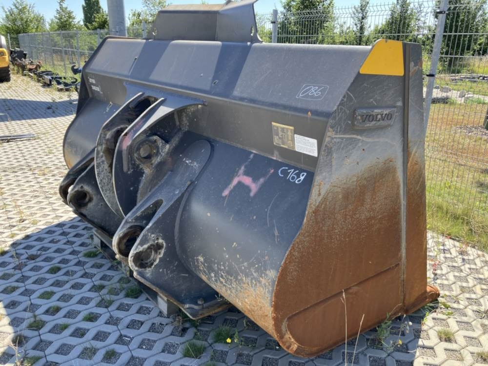 Volvo Schaufel mit Zähnen - Festanbau - Bucket: picture 2 Volvo Schaufel mit Zähnen - Festanbau - Bucket: picture 2