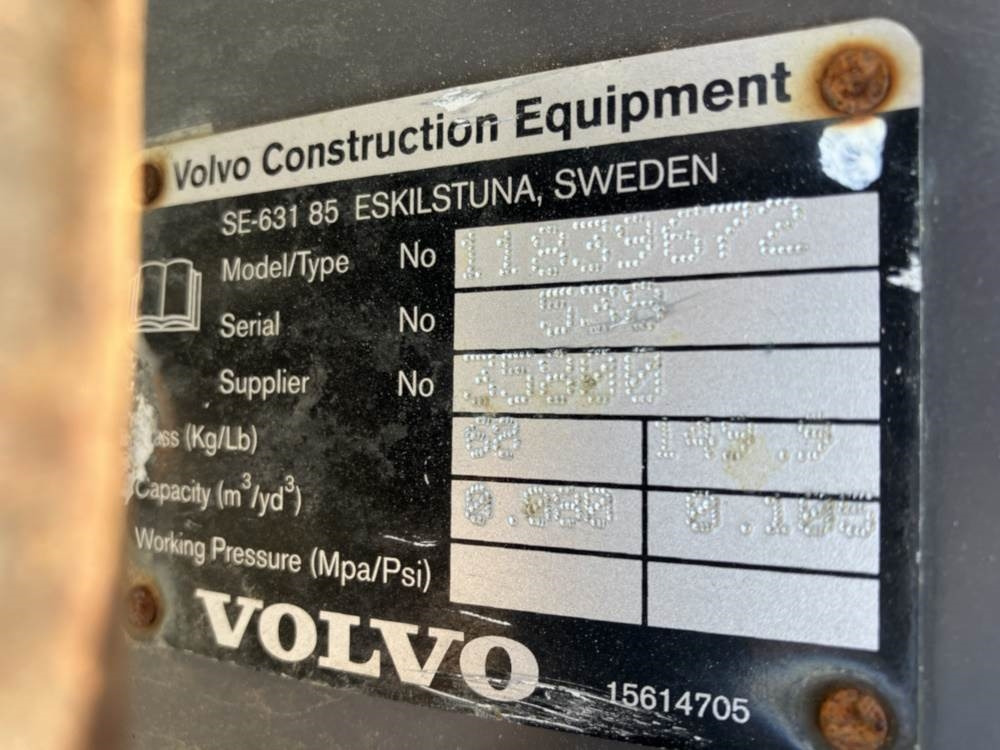 Volvo Tieflöffel mit Zähne - Festanbau - Backhoe loader: picture 4 Volvo Tieflöffel mit Zähne - Festanbau - Backhoe loader: picture 4