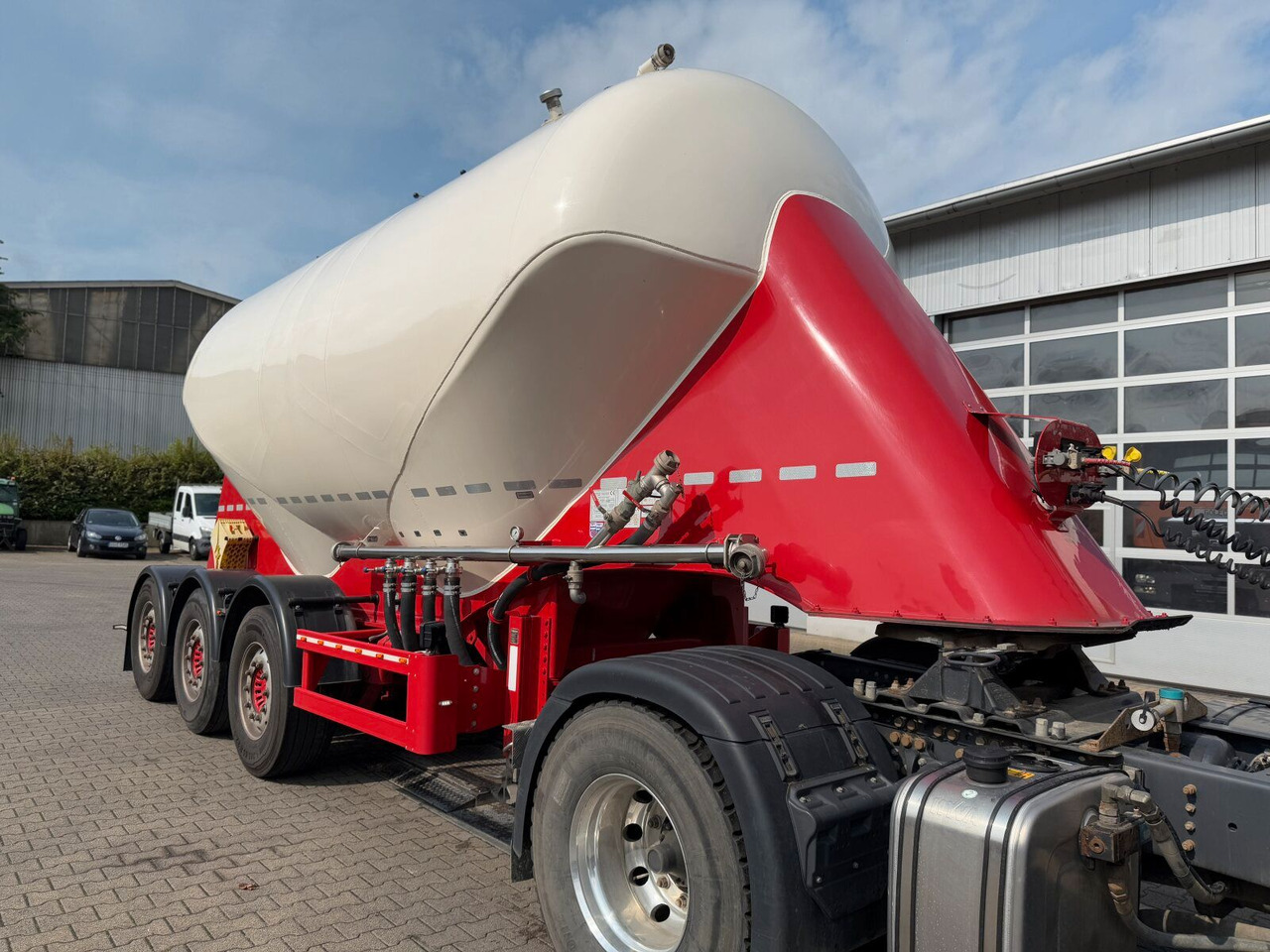 Feldbinder O.ME.P.S Silo Auflieger 27 m³ 3 Achs - Silo semi-trailer: picture 1 Feldbinder O.ME.P.S Silo Auflieger 27 m³ 3 Achs - Silo semi-trailer: picture 1
