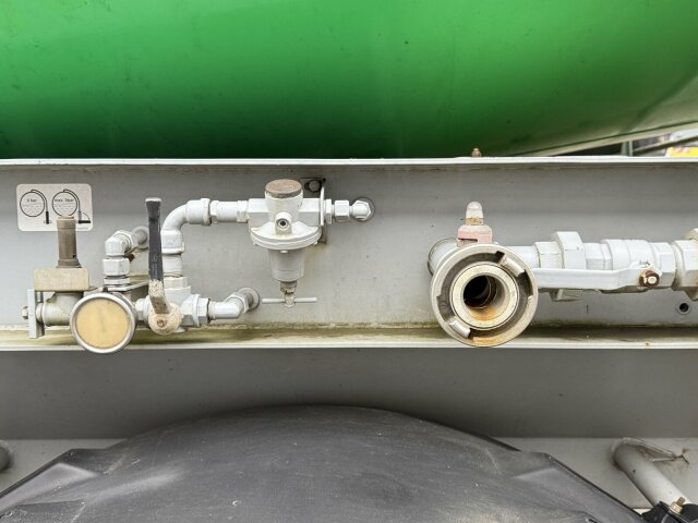 Liebherr Betonmischer Concrete Auflieger 10 m³ - Concrete mixer truck: picture 4 Liebherr Betonmischer Concrete Auflieger 10 m³ - Concrete mixer truck: picture 4