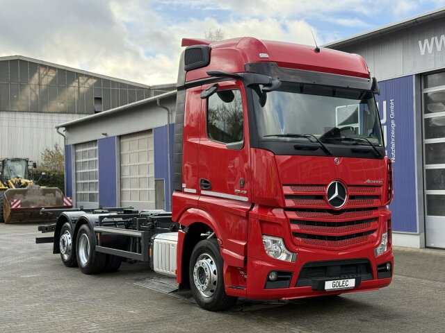 Mercedes-Benz ACTROS 2543 6x2 Wechselaufbau BDF AHK 2 Betten - Container transporter/ Swap body truck: picture 1 Mercedes-Benz ACTROS 2543 6x2 Wechselaufbau BDF AHK 2 Betten - Container transporter/ Swap body truck: picture 1