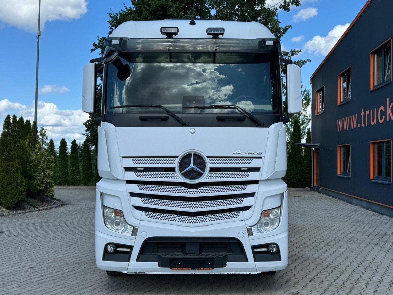Mercedes-Benz ACTROS 2658 6x2 Abrollkipper MEILLER RK 26.67K - Hook lift truck: picture 3 Mercedes-Benz ACTROS 2658 6x2 Abrollkipper MEILLER RK 26.67K - Hook lift truck: picture 3