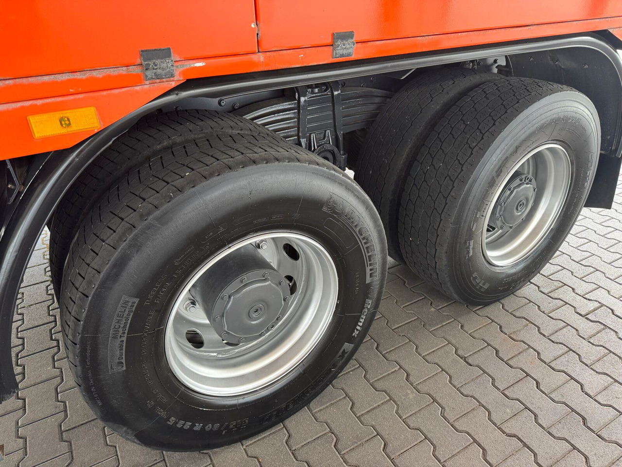 New Vacuum truck Mercedes-Benz ACTROS 4148 8x4 Kanalreiniger & Wasserrückgewinn: picture 29